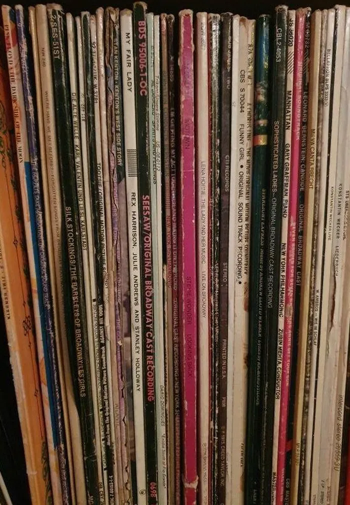 Schallplatten-Sammlung Munich Vinyl Radio – Broadway & Soundtracks auf Vinyl: My Fair Lady, West Side Story, Stevie Wonder